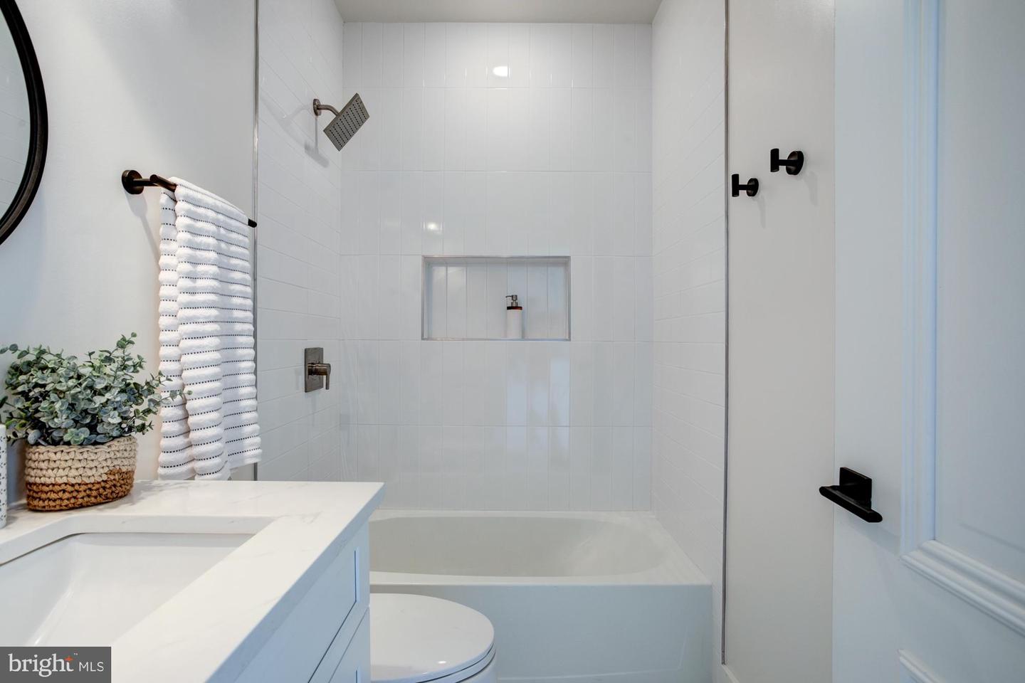761 19th STREET NE Unit: 3