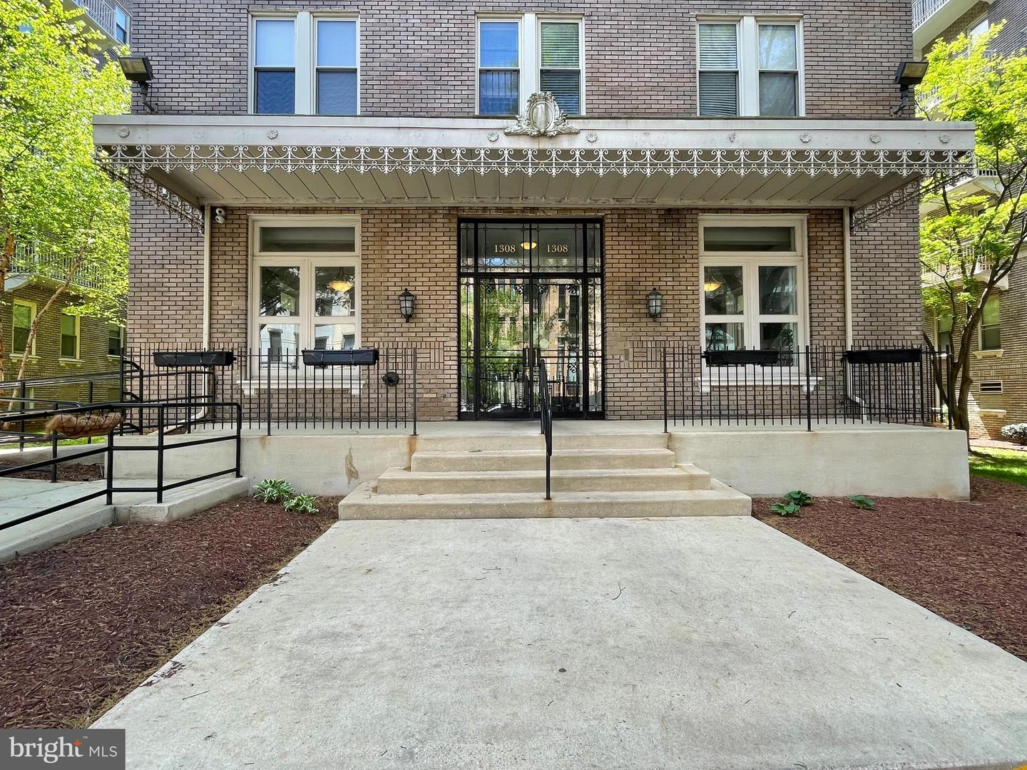 1308 Clifton STREET NW Unit: 200