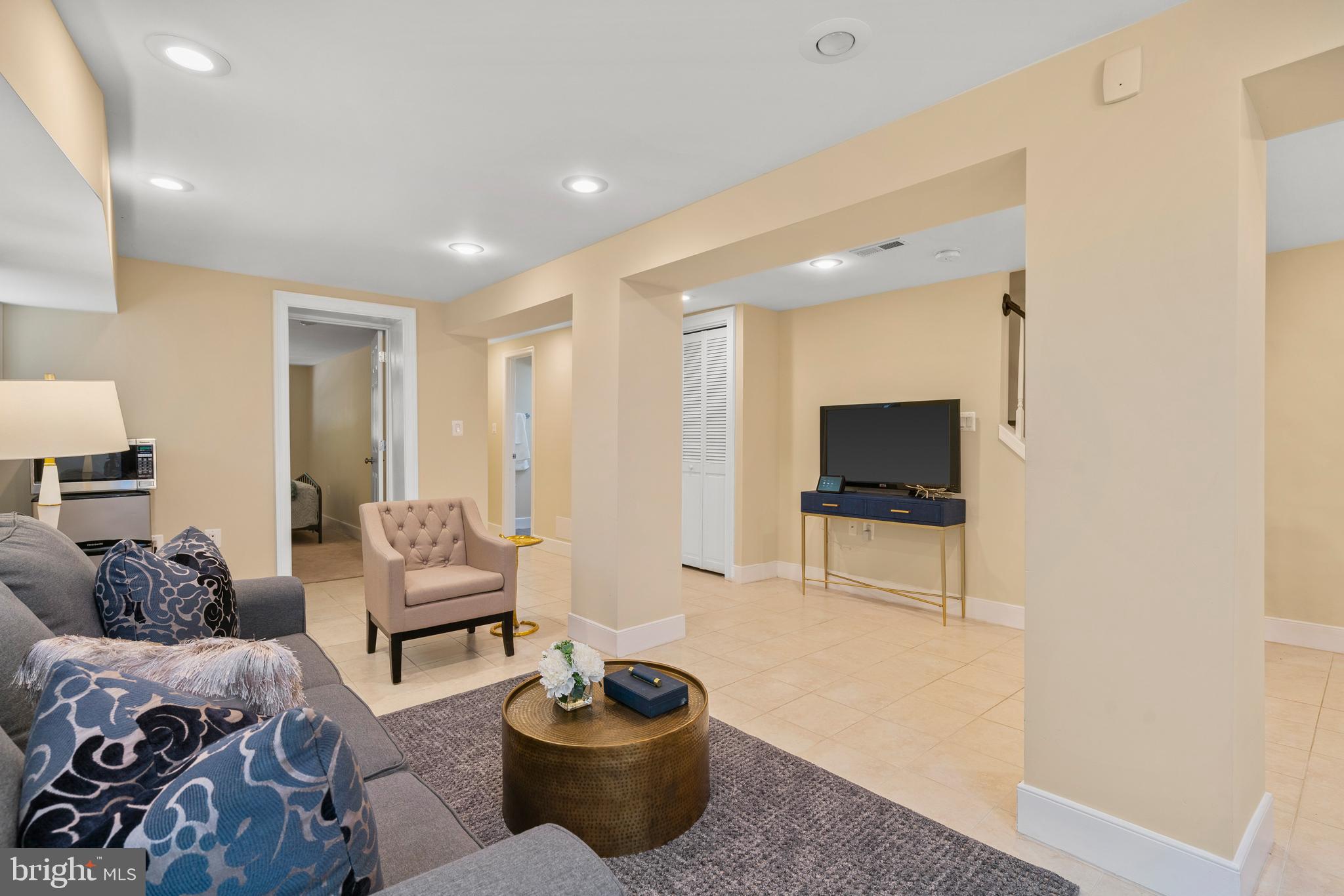 3404 15th STREET NE