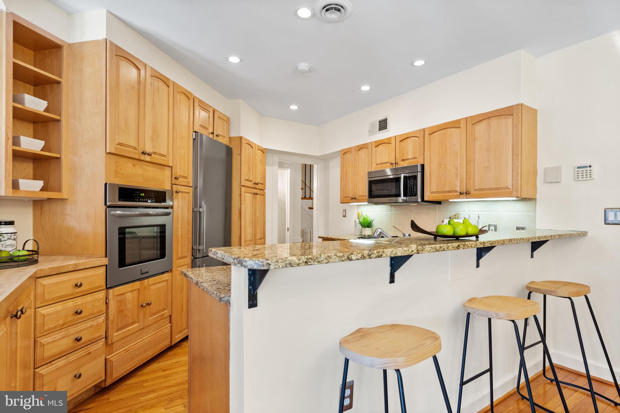 4428 Greenwich PARKWAY NW