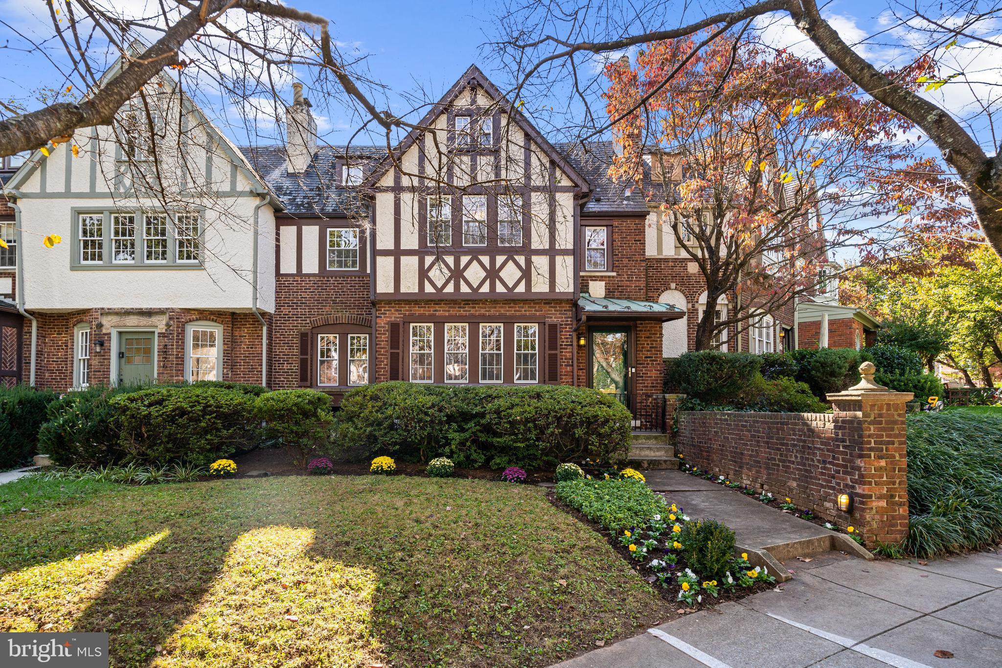4428 Greenwich PARKWAY NW
