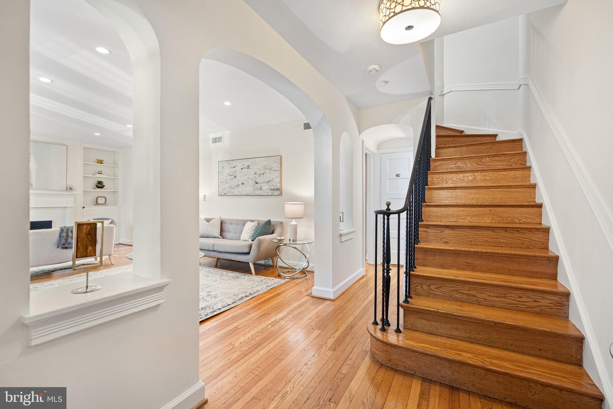 4428 Greenwich PARKWAY NW