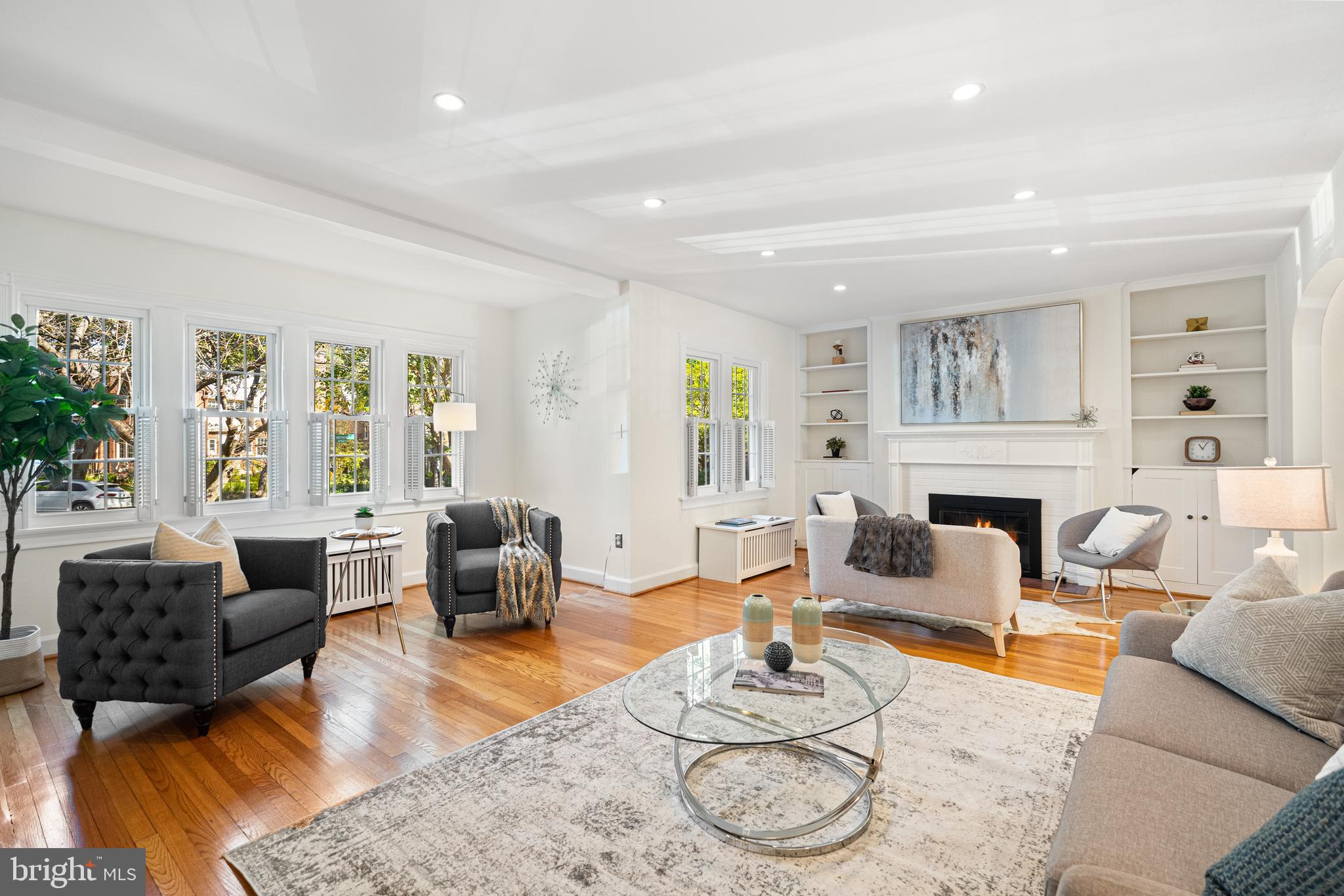 4428 Greenwich PARKWAY NW