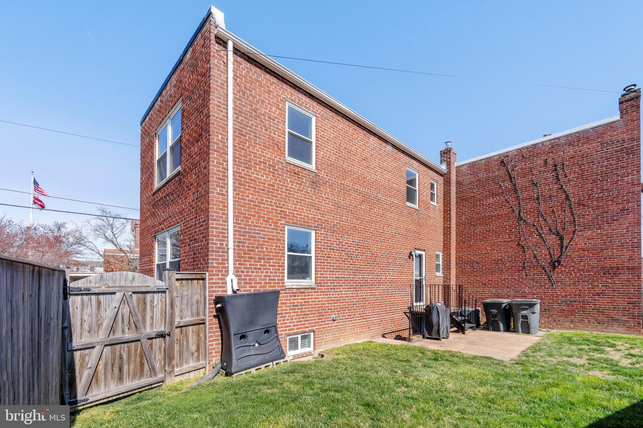 401 Madison St NE
