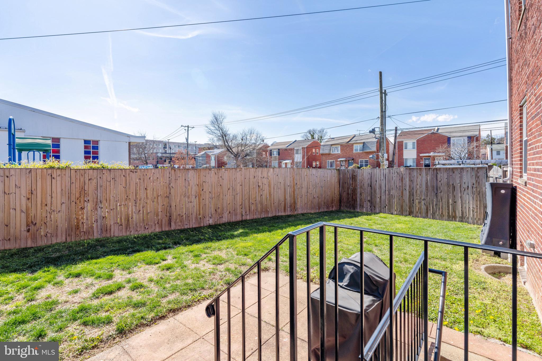 401 Madison St NE
