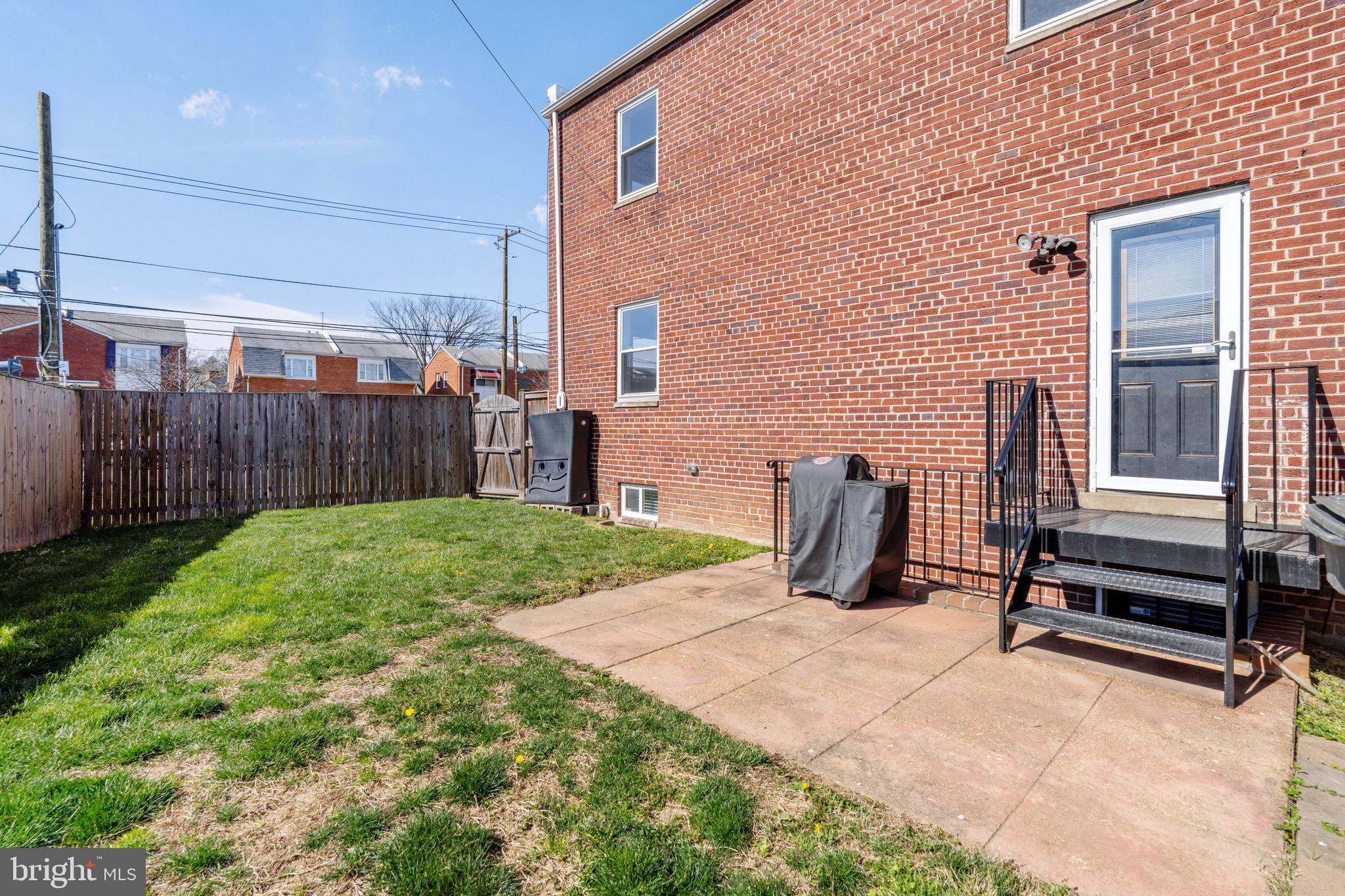 401 Madison St NE
