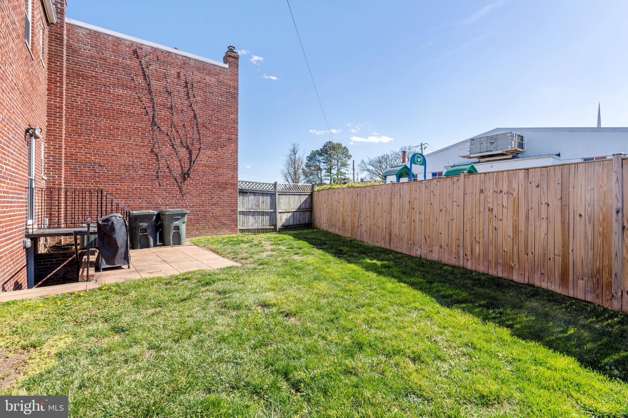 401 Madison St NE