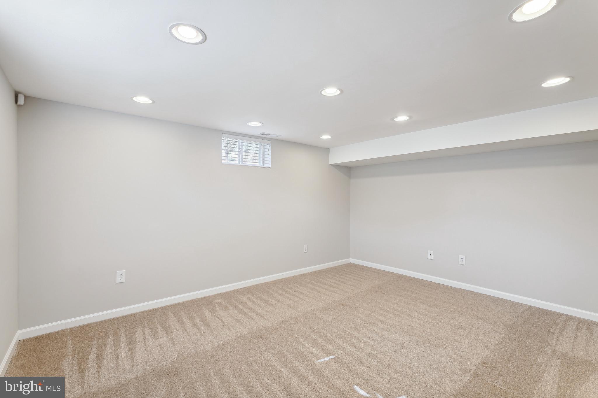 401 Madison St NE