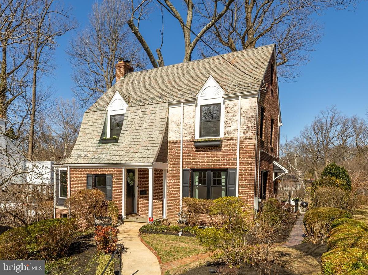 1635 Roxanna Rd NW