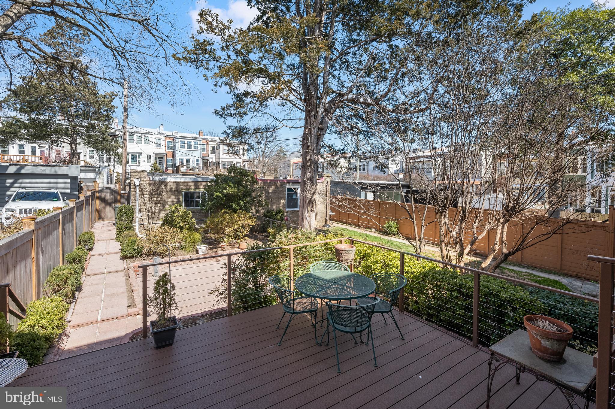 1513 Webster St NW