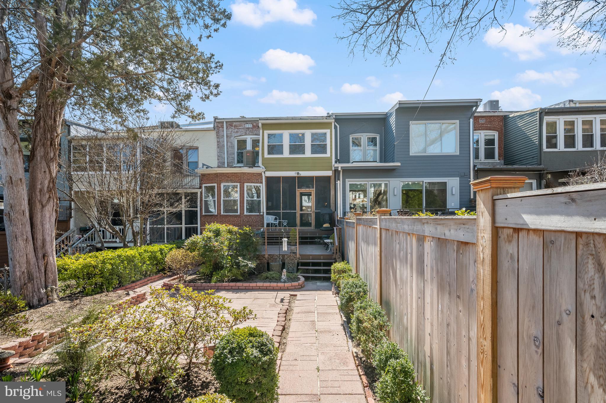 1513 Webster St NW