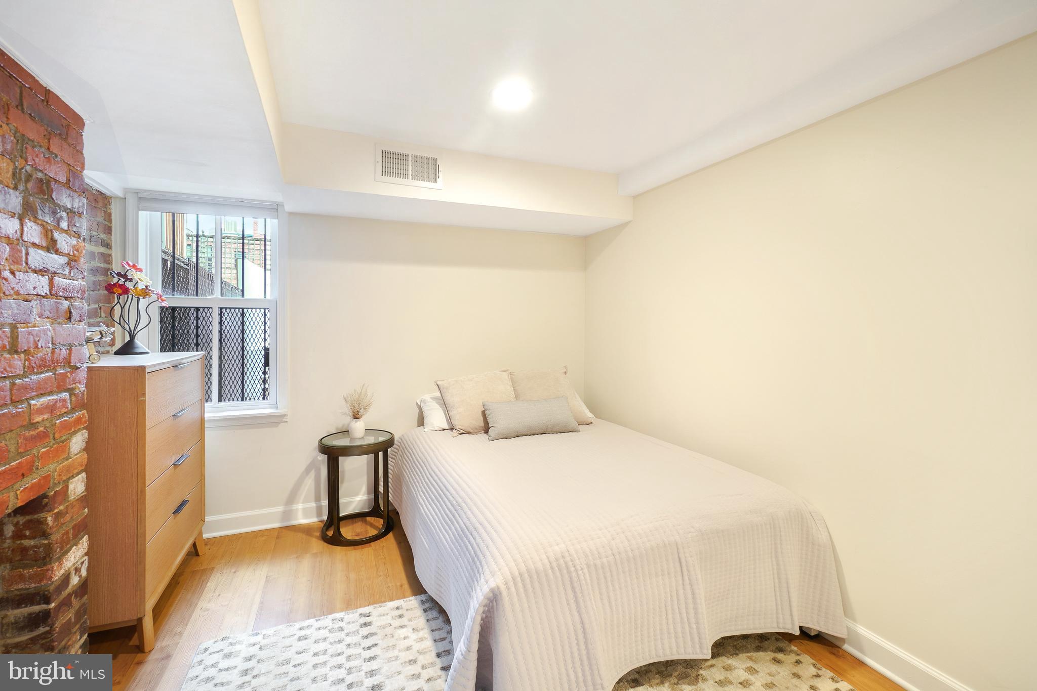1809 12TH STREET NW