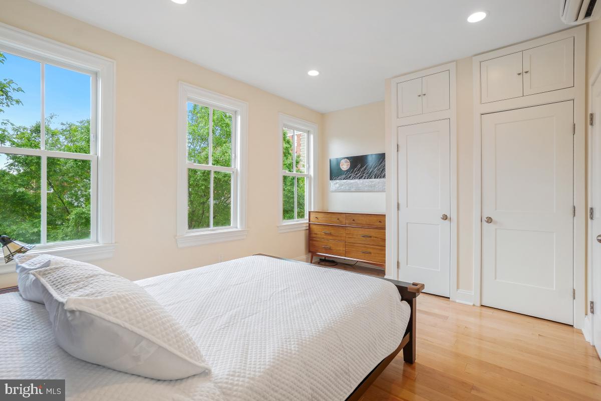 1809 12TH STREET NW