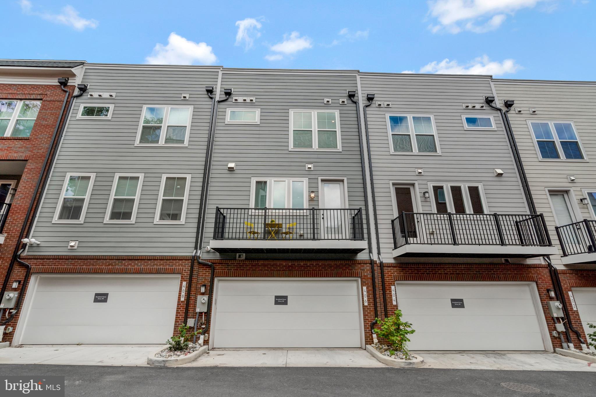 406 BROOKLAND GROVE DRIVE NE