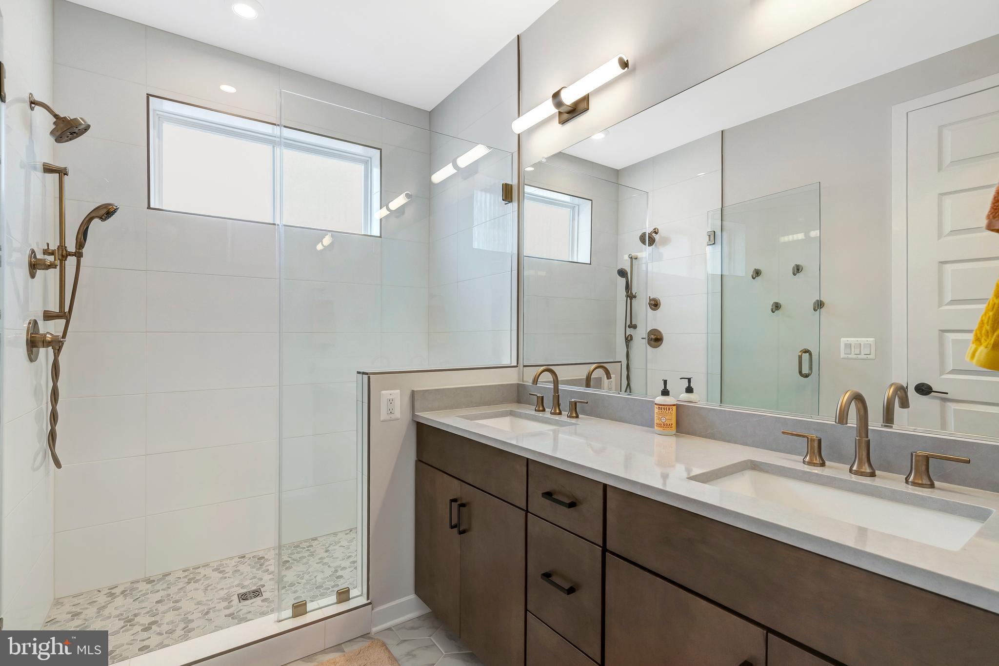 406 BROOKLAND GROVE DRIVE NE