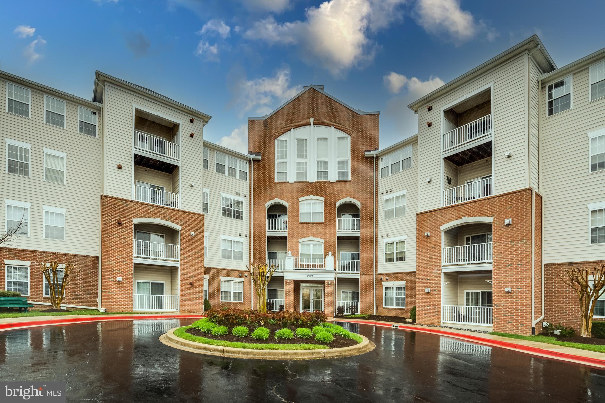 2610 Chapel Lake Dr #105