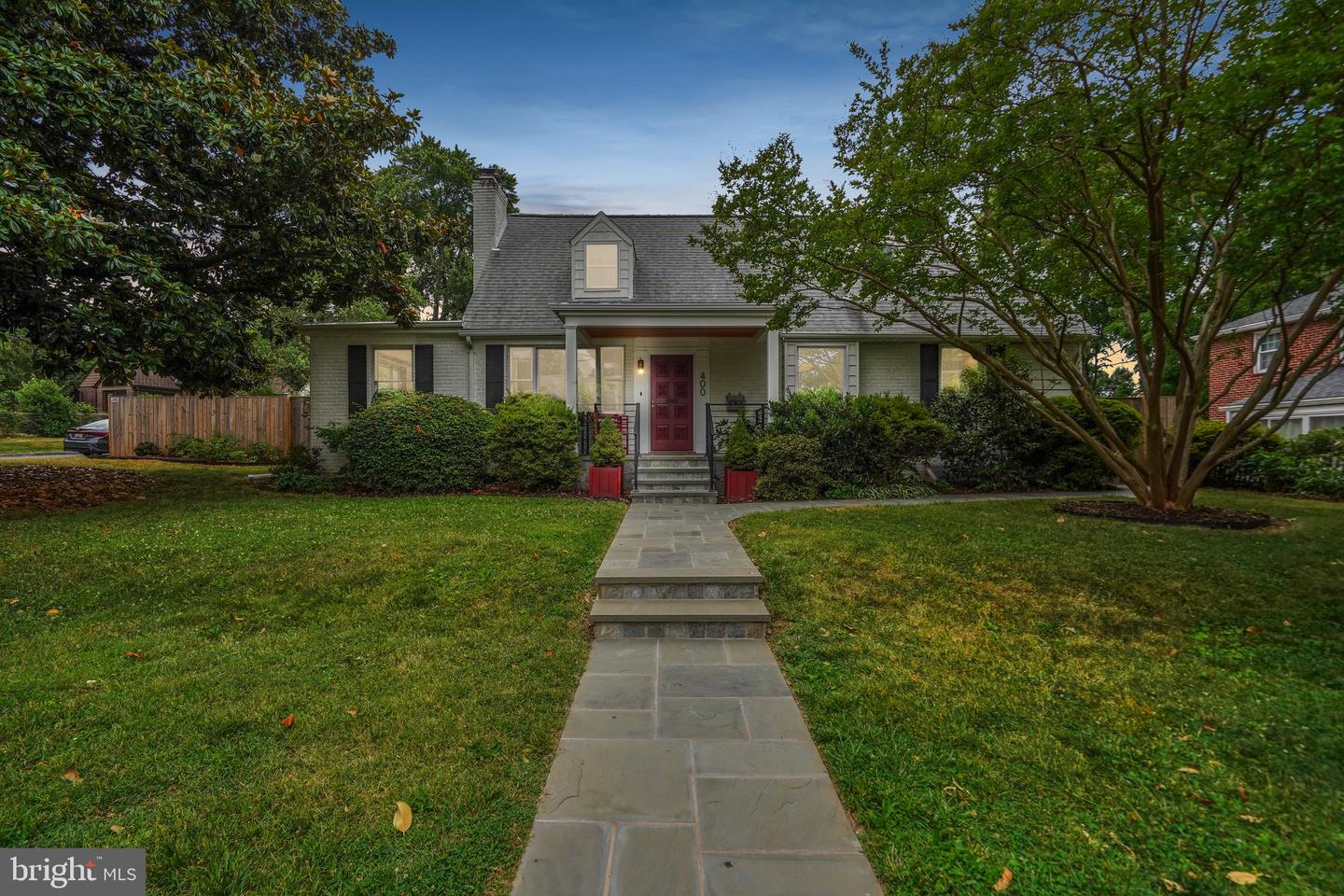 400 Lanark WAY
