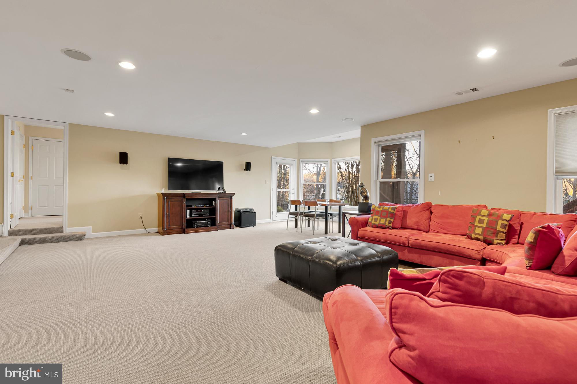 9504 Hemswell Pl