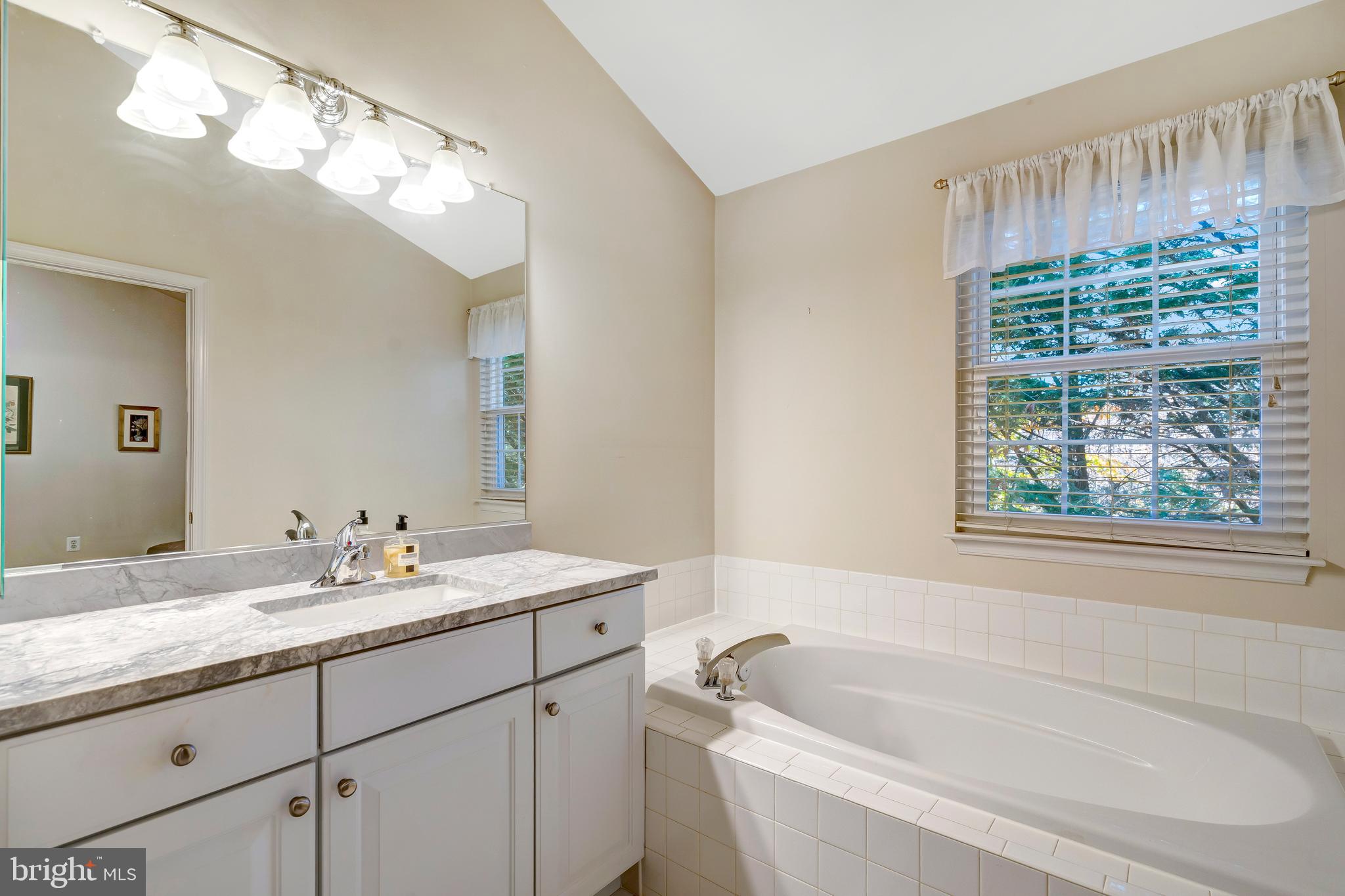 11022 HEMINGWAY COURT