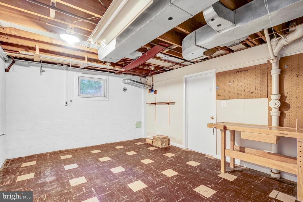 4 BURKET COURT