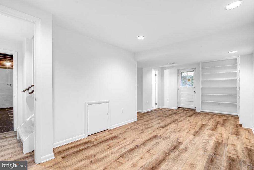 4 BURKET COURT