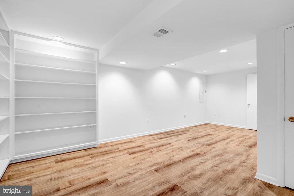 4 BURKET COURT