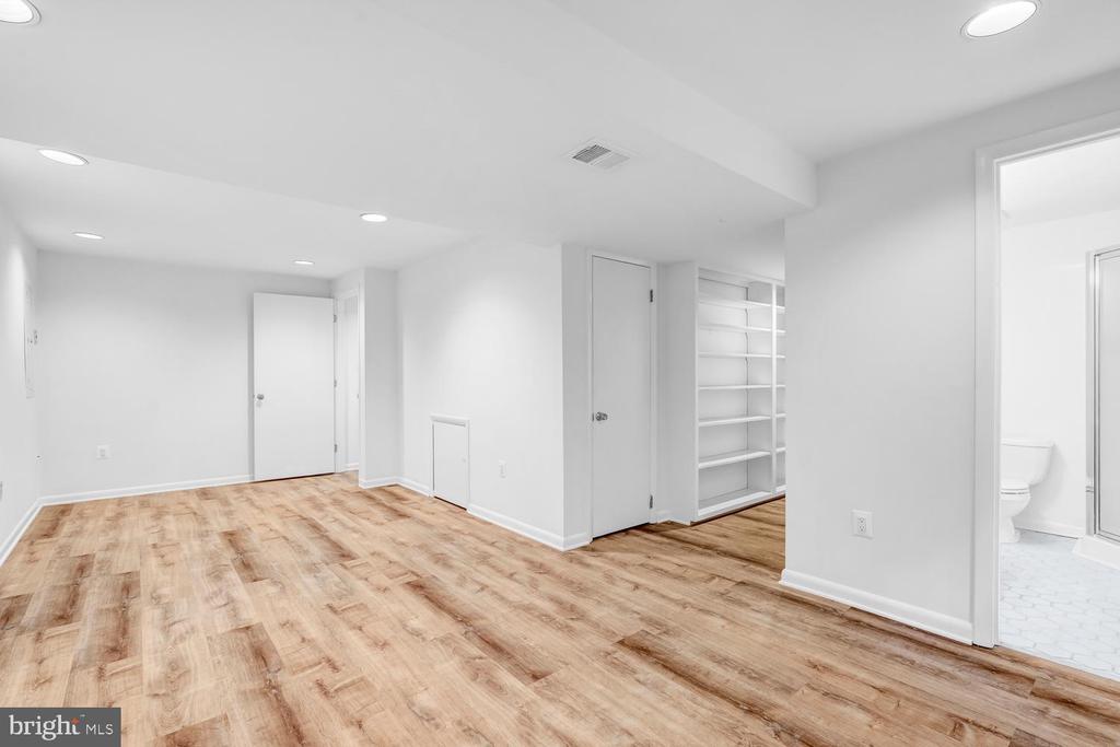 4 BURKET COURT