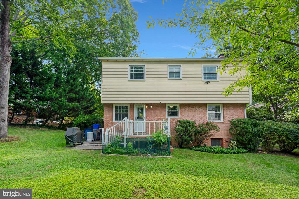4 BURKET COURT