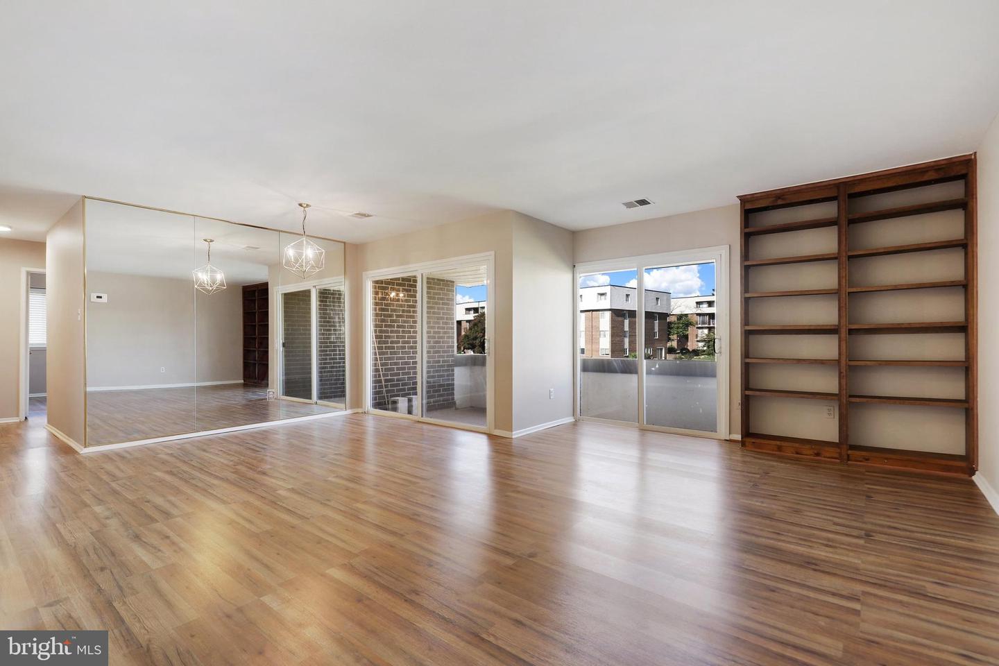 10230 Prince PLACE Unit: 15-208