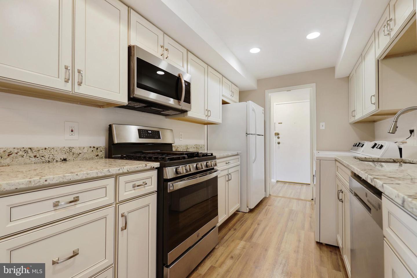 10230 Prince PLACE Unit: 15-208
