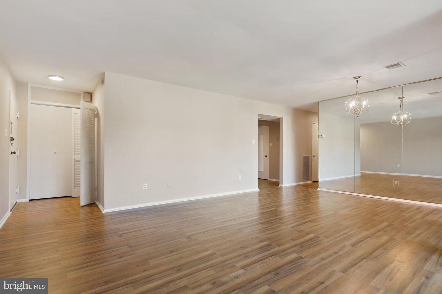 10230 Prince PLACE Unit: 15-208
