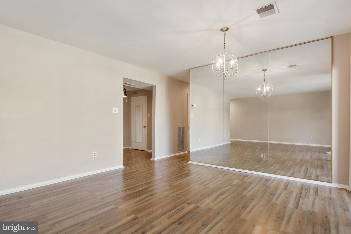 10230 Prince PLACE Unit: 15-208
