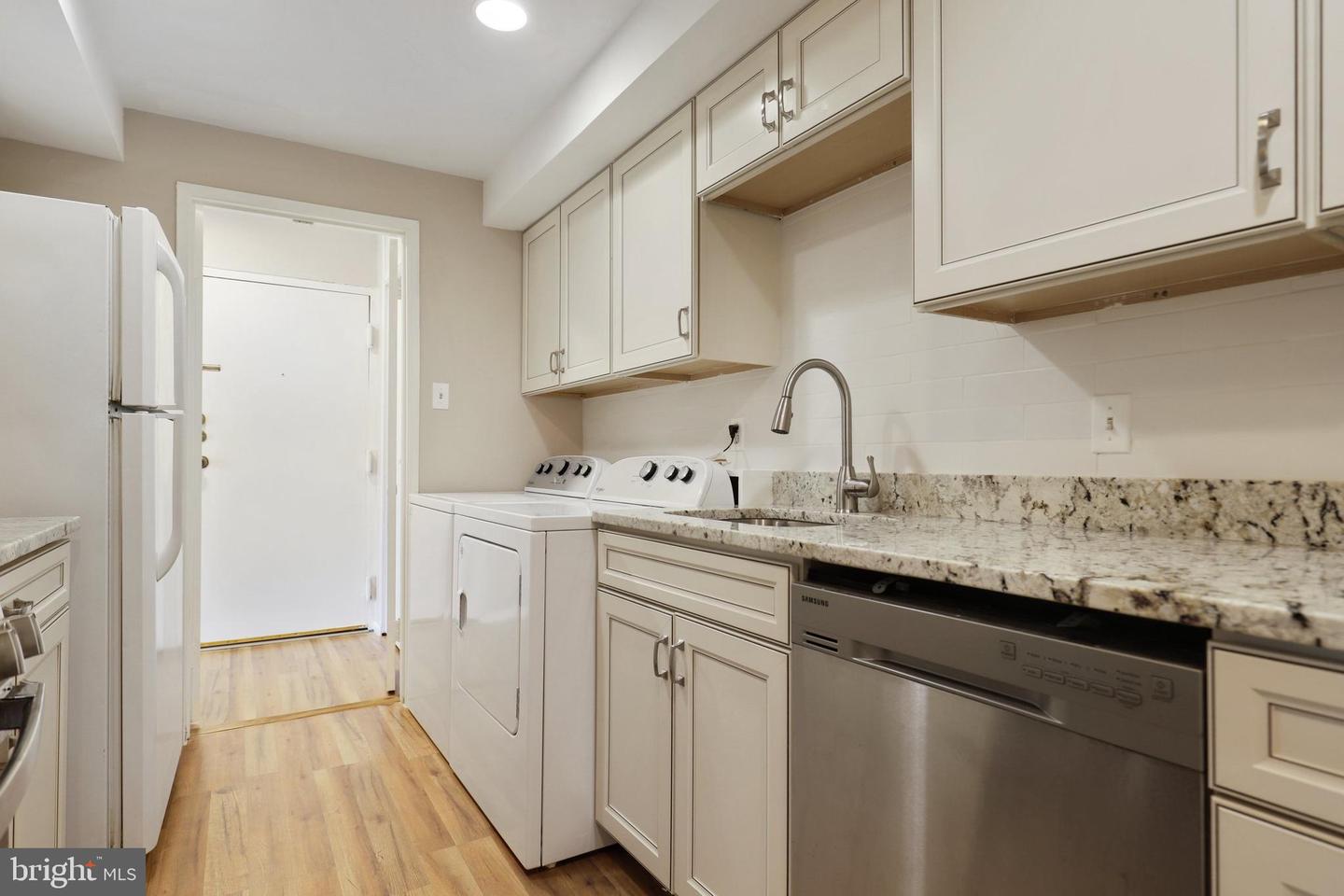 10230 Prince PLACE Unit: 15-208
