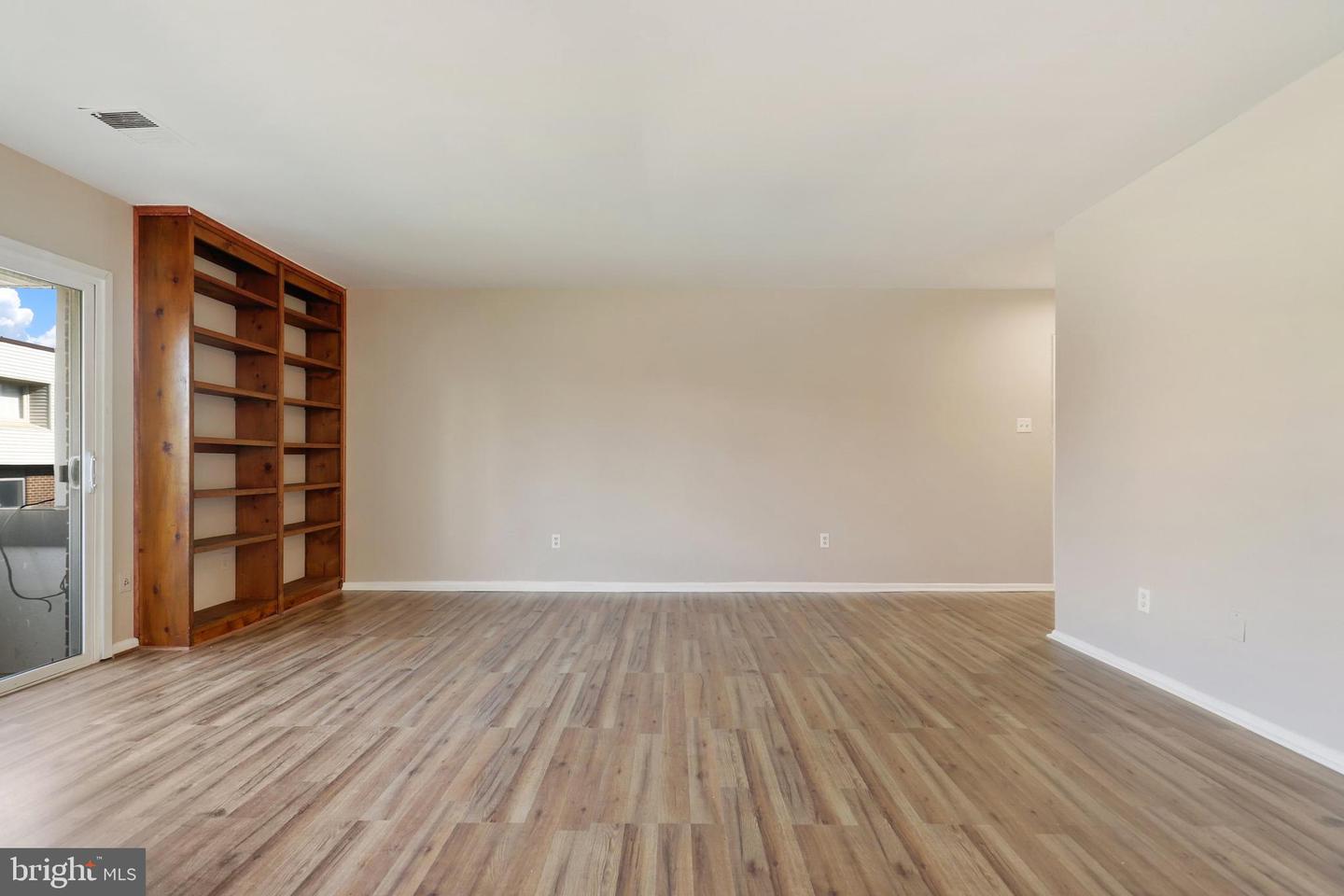 10230 Prince PLACE Unit: 15-208