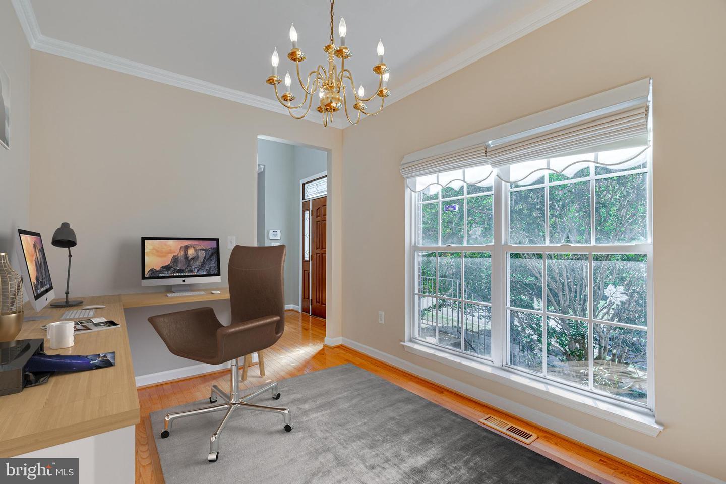 10031 Edgewater TERRACE