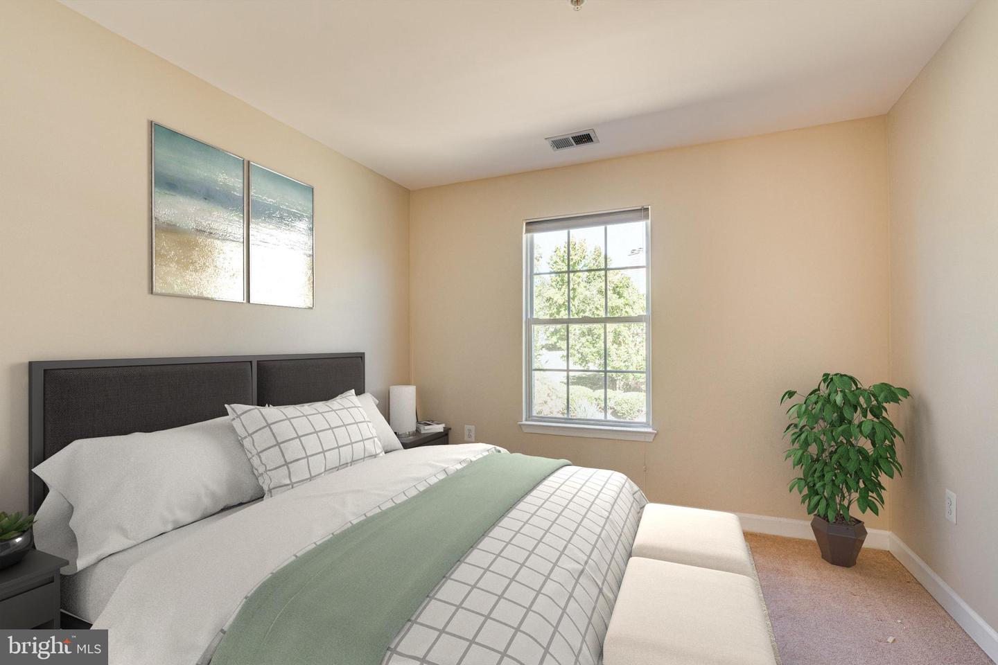 10031 Edgewater TERRACE