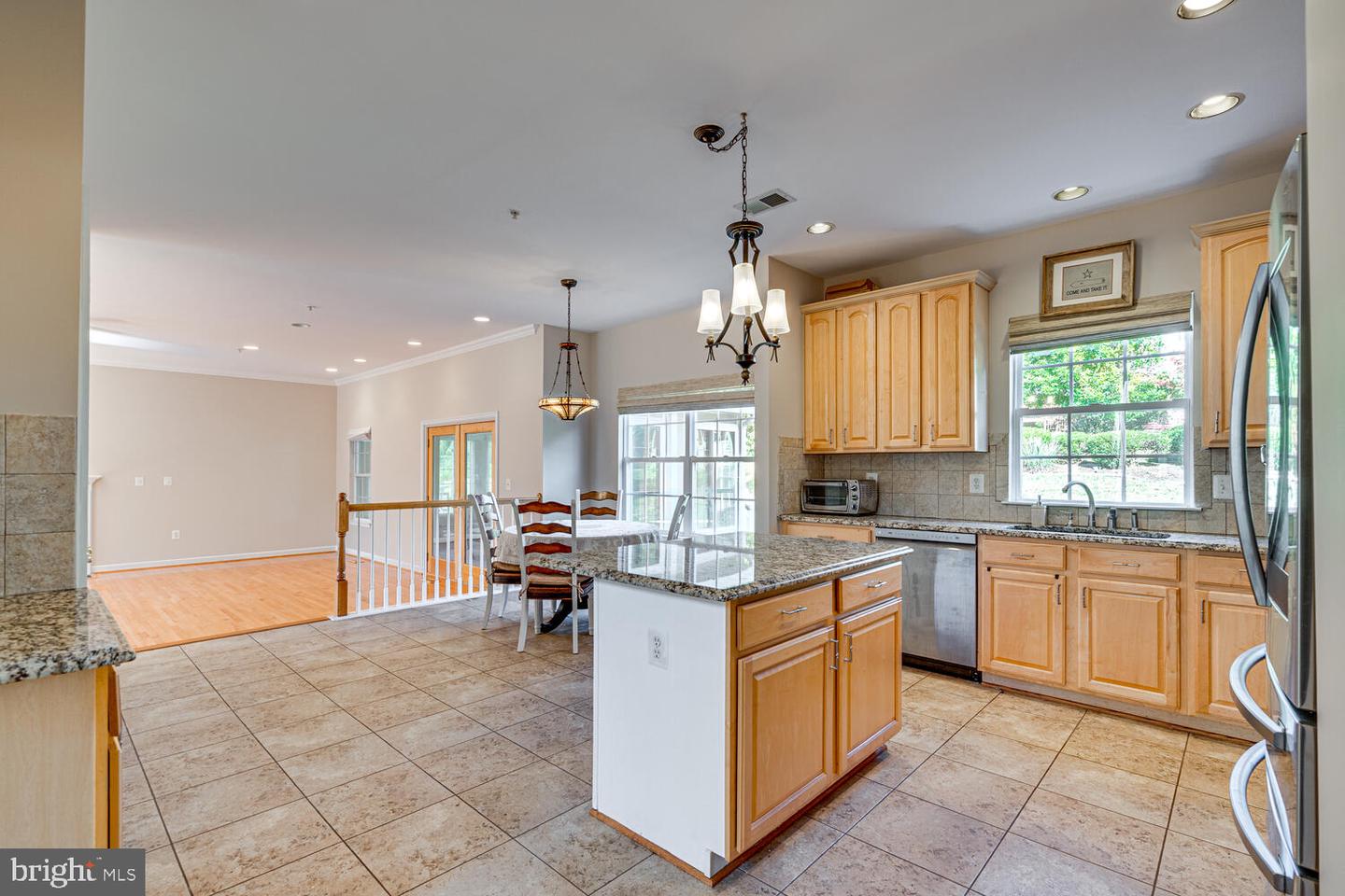 10031 Edgewater TERRACE
