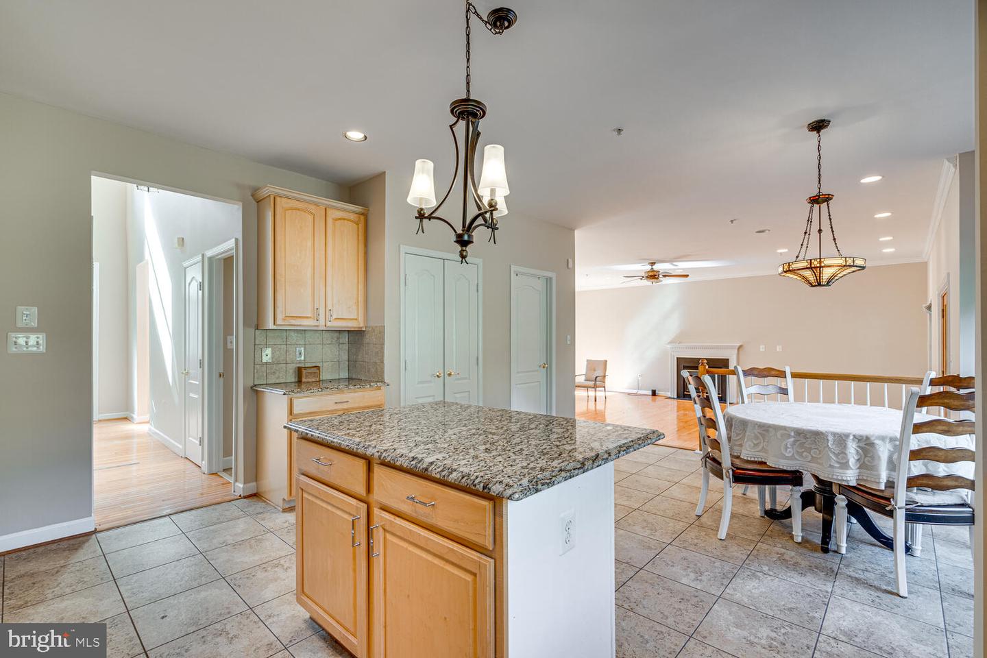 10031 Edgewater TERRACE
