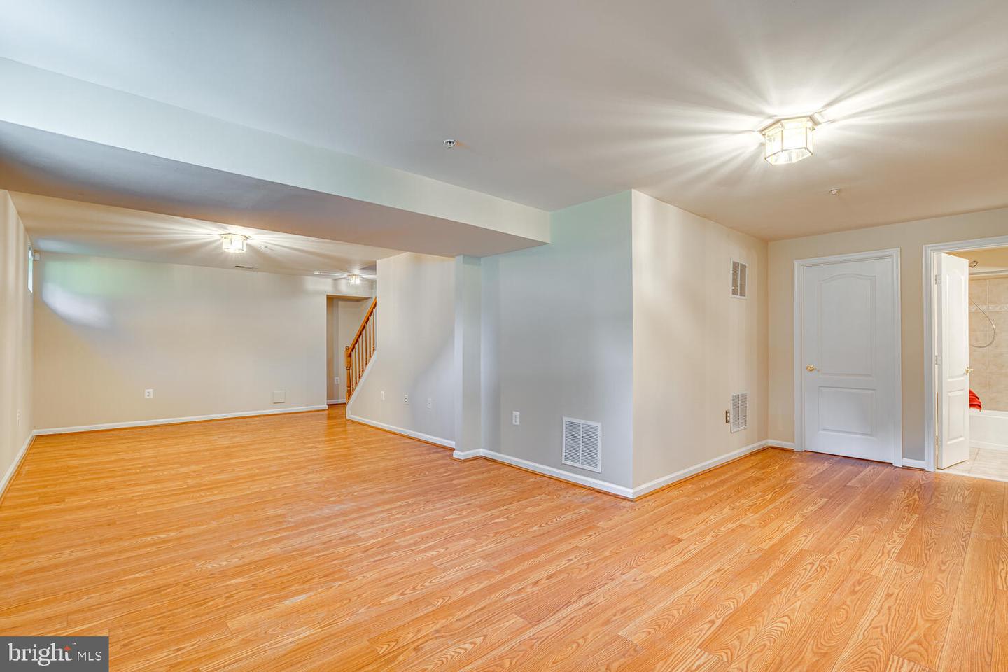10031 Edgewater TERRACE