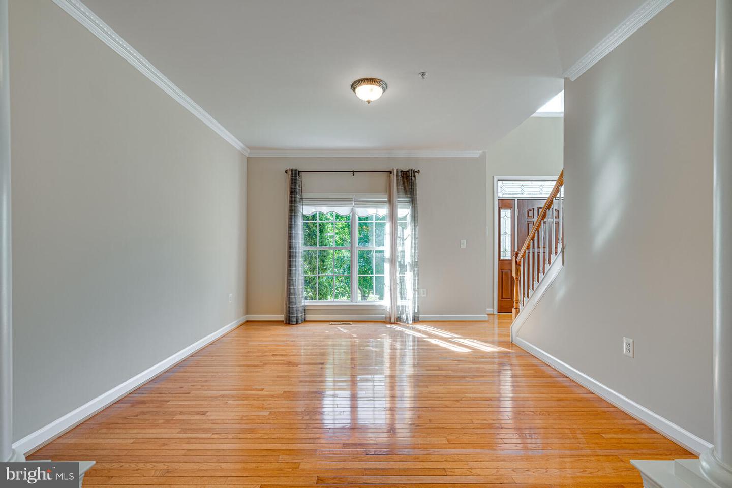 10031 Edgewater TERRACE