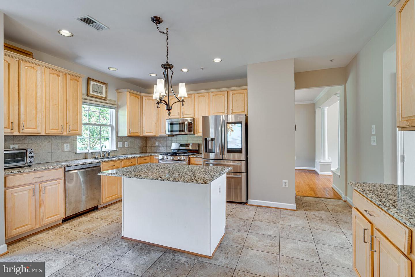 10031 Edgewater TERRACE