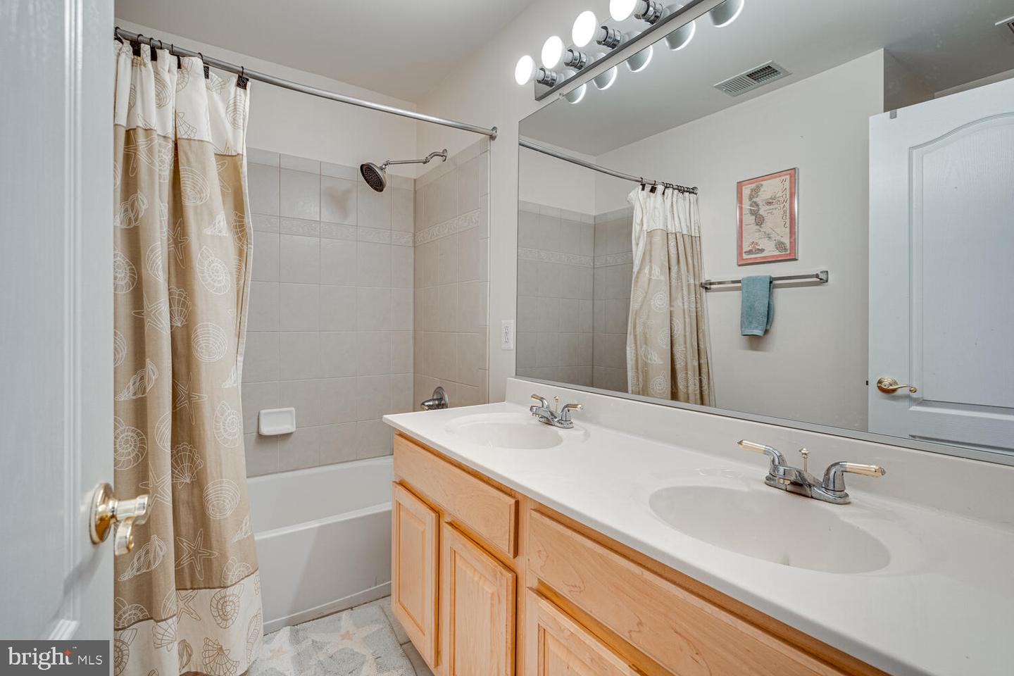 10031 Edgewater TERRACE
