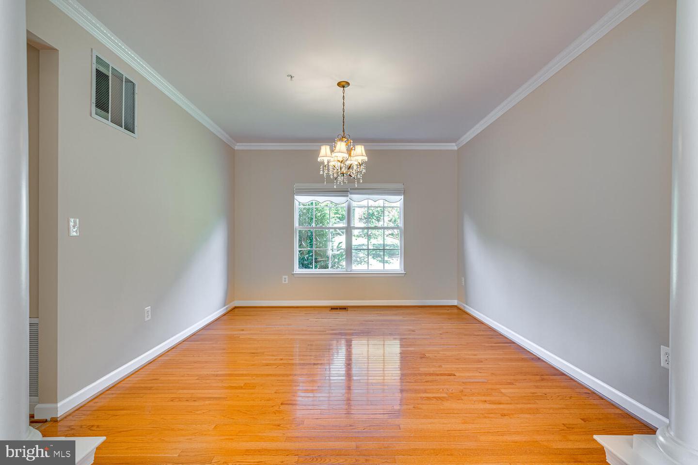 10031 Edgewater TERRACE