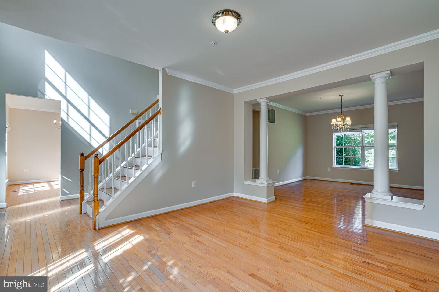 10031 Edgewater TERRACE