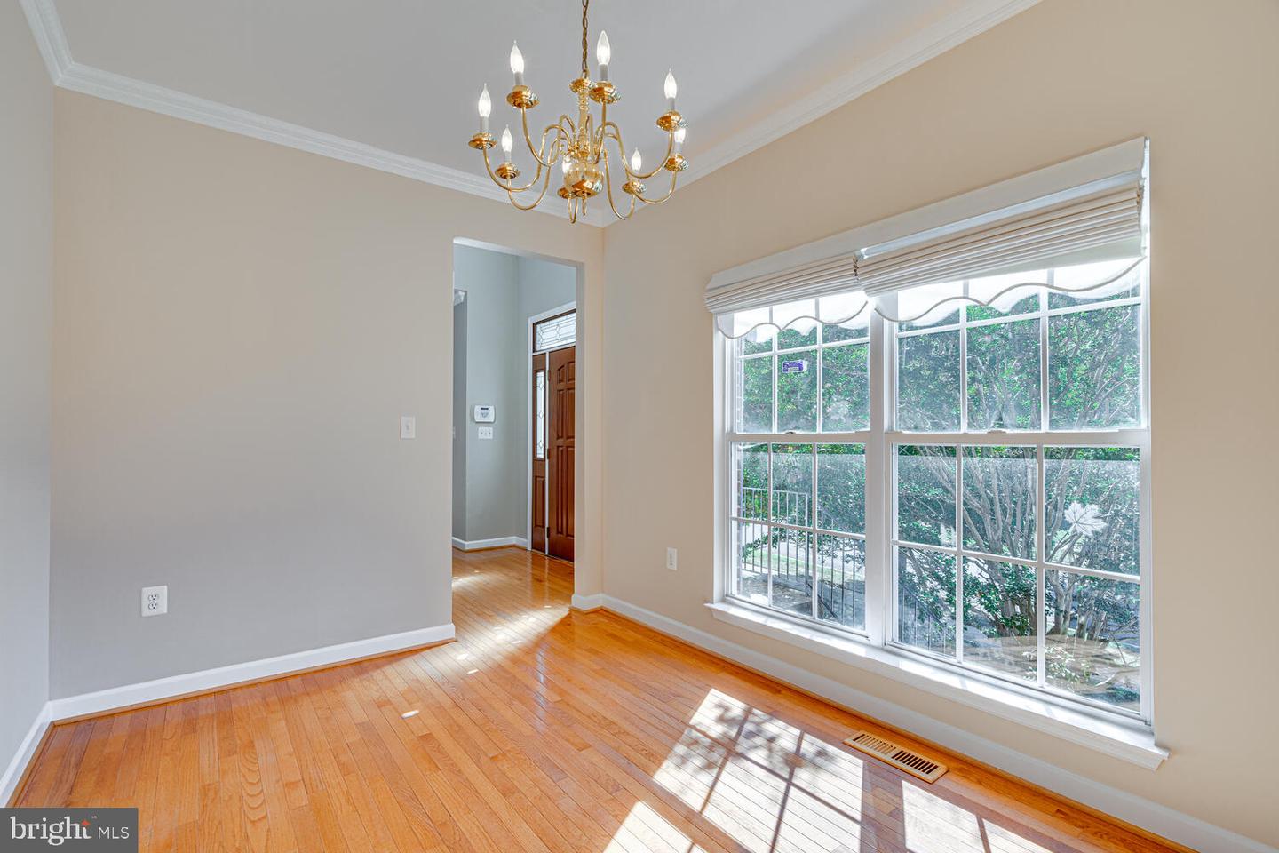 10031 Edgewater TERRACE
