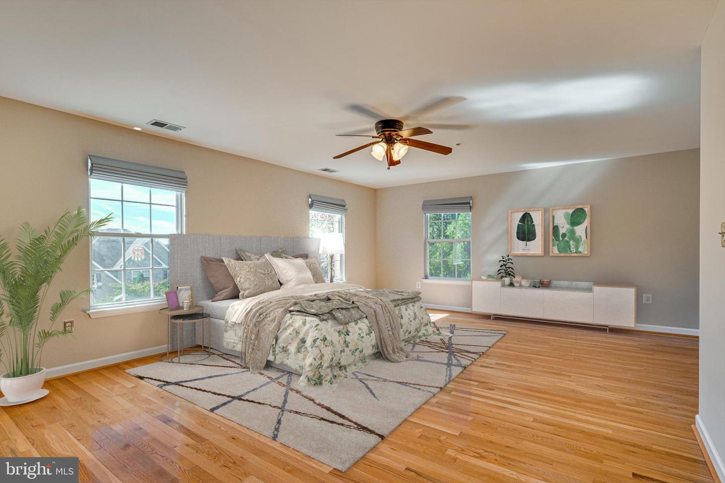 10031 Edgewater TERRACE