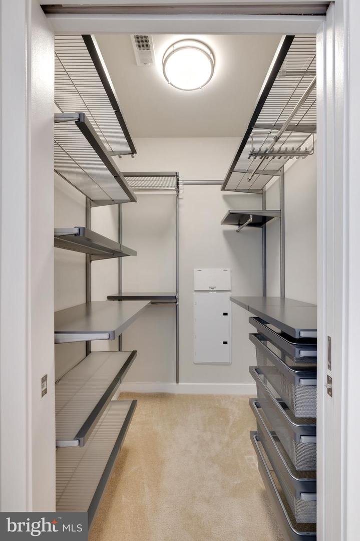 989 S Buchanan STREET Unit: 213