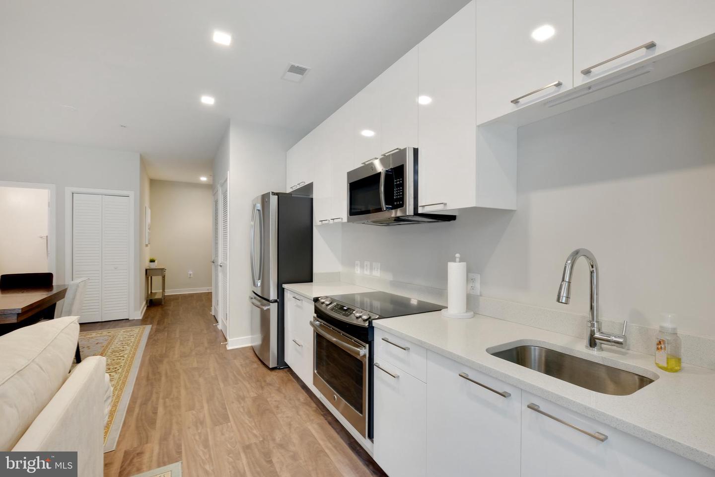 989 S Buchanan STREET Unit: 213