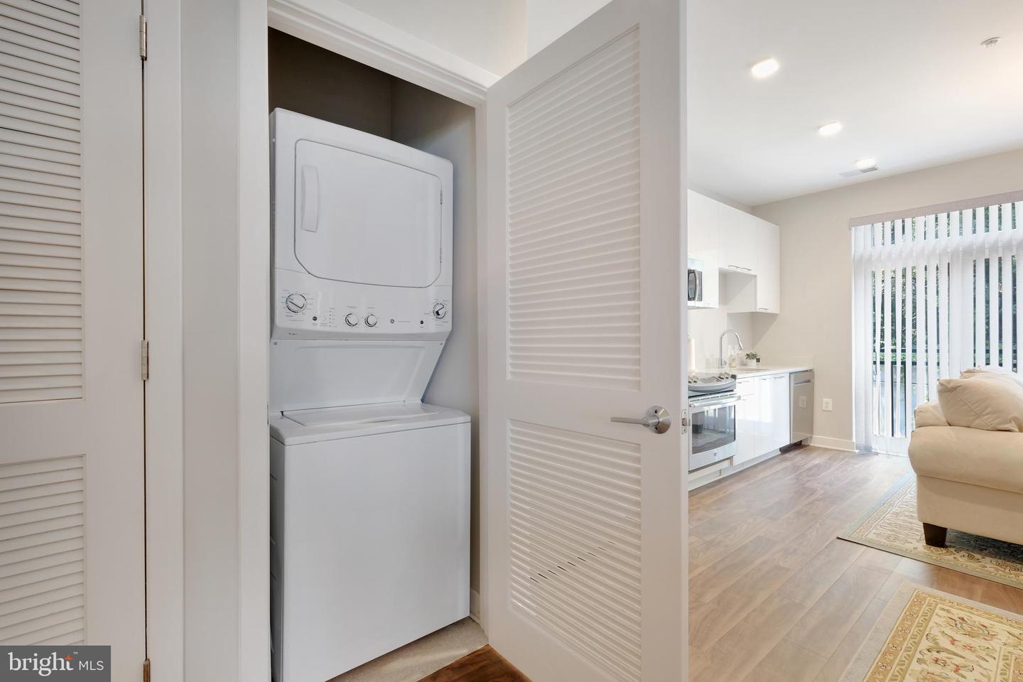 989 S Buchanan STREET Unit: 213