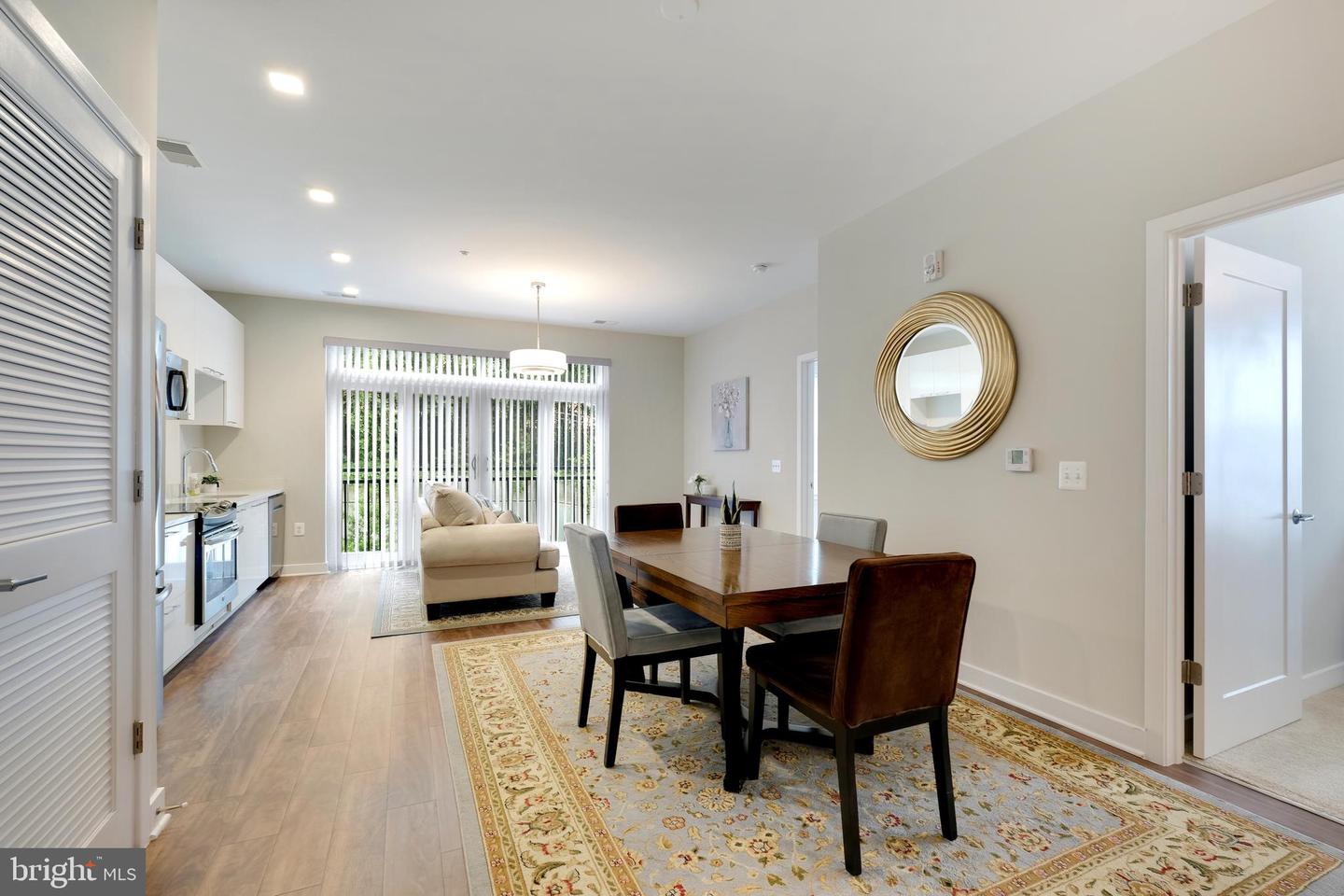 989 S Buchanan STREET Unit: 213